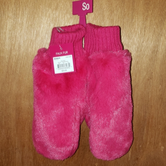 NWT Women's SO Faux Fur Mittens - Pink - Picture 3 of 5